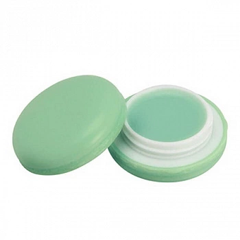 Увлажняющий бальзам для губ 02 зеленое яблоко Macaron Lip Balm 02 Green Apple