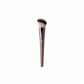 Диагональная кисть для румян Makers Face Brush